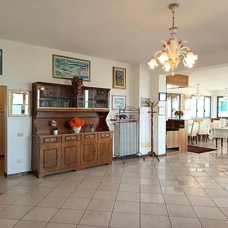 Oda ve Kahvaltı Bb Orchidea Stresa