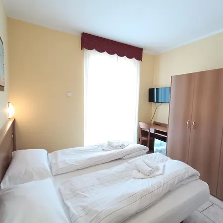 Nocleg ze śniadaniem Bb Orchidea Stresa
